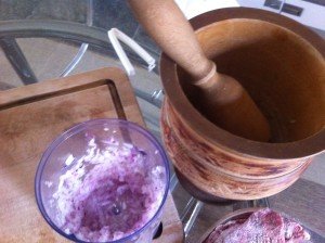 Step 3: Garlic crushed with a mortar. Onion mashed with blender.