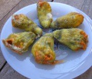 Zucchini blossoms stuffed with cracked wheat