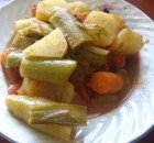 Leeks stewed with tomato and potatoes
